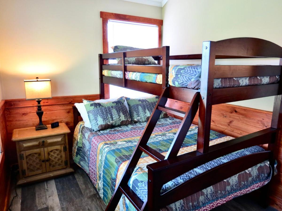 Million Dollar Views! 4 Bedroom, Sleeps 9, Close To National Park And 5 Mi To Gatlinburg! Bagian luar foto